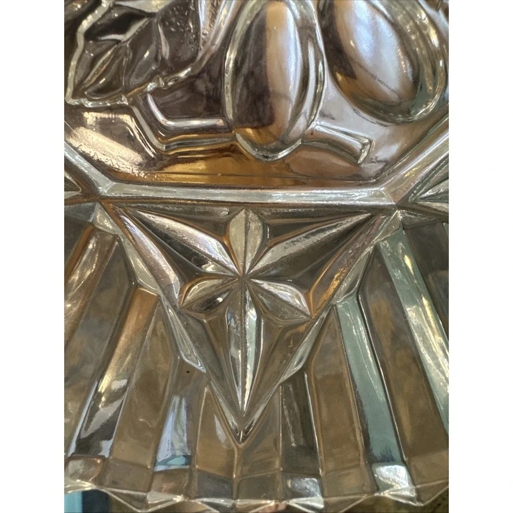 Vintage Federal Glass Pioneer Intaglio Pattern Ruffled Edge Bowl Fruit Center‎